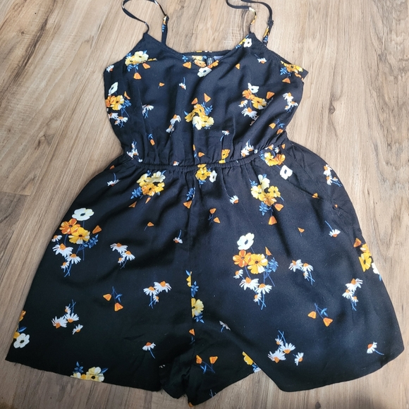 H&M Divided Size 4 Romper - Picture 5 of 8